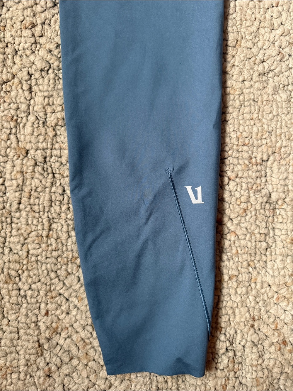 Vuori Women's Leggings in Slate Blue - Picture 4 of 9